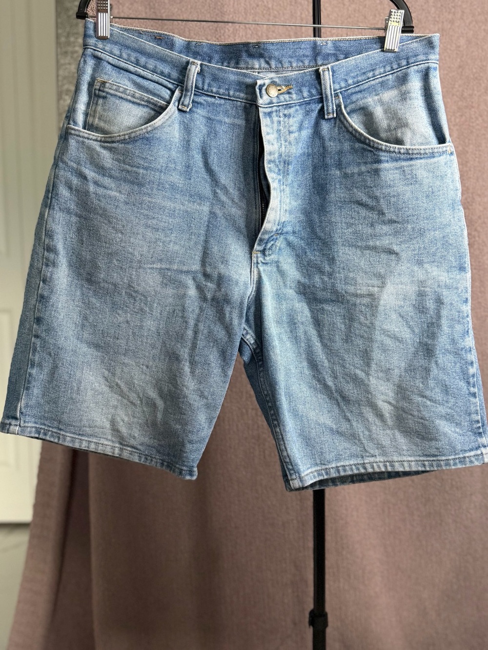 Wrangler Men’s 34 Relaxed Fit Denim Shorts 100% Cotton Light Wash Jorts